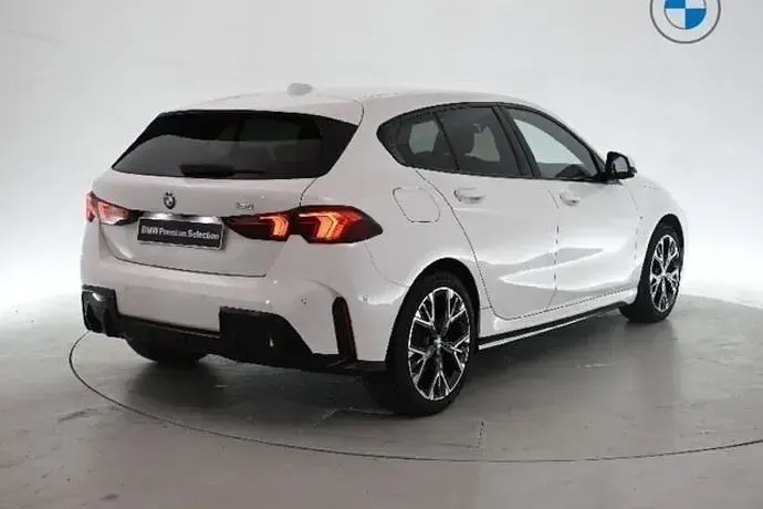Usado BMW 120 Comfort Edition 170 CV (125 kW) 2025 Utilitario
