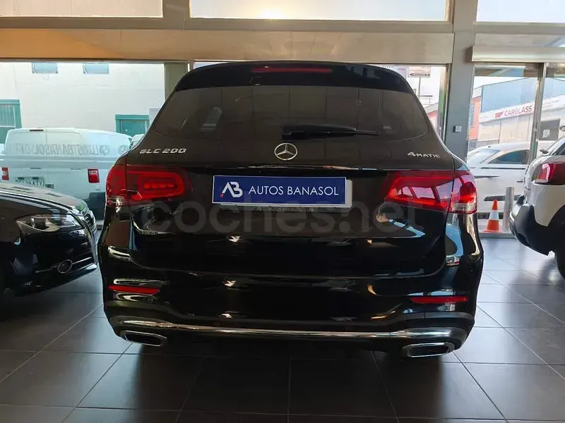 Käytetty Mercedes GLC200 197 HP (144 kW) 2022 Musta Katumaasturi