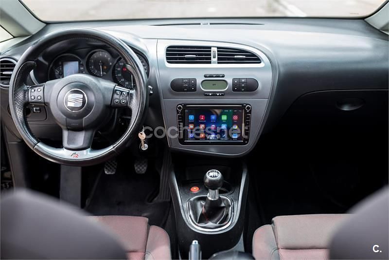 Usado Seat Leon Sport 240 CV (176 kW) 2006 Negro Berlina