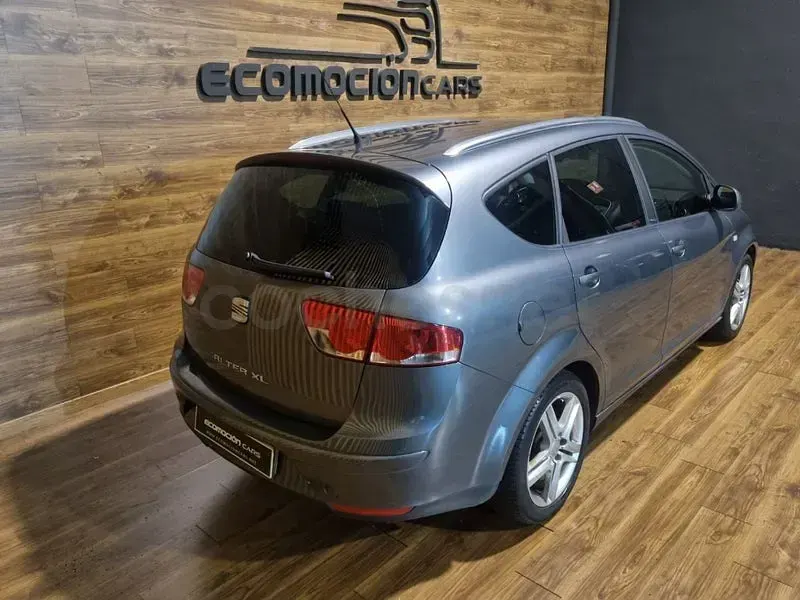 Usado Seat Altea XL I-Tech 105 CV (77 kW) 2014 Gris / plata Monovolumen