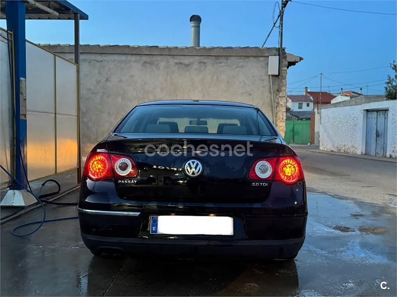 Usado VW Passat Advance 140 CV (102 kW) 2005 Negro Berlina