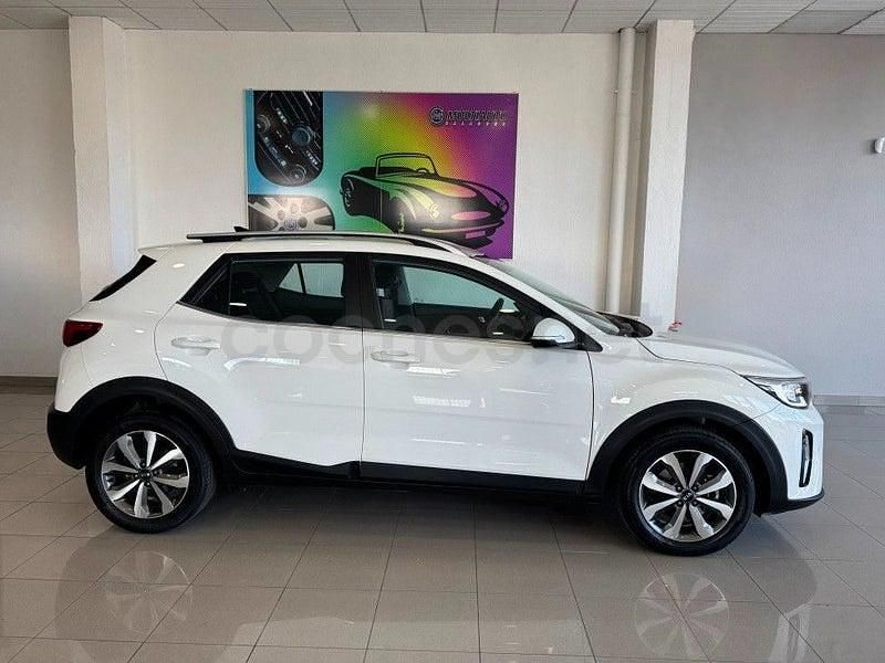 Usado Kia Stonic 120 HP (88 kW) 2021 Branco SUV
