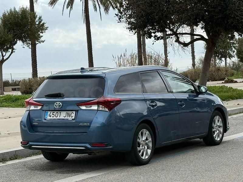Usado Toyota Auris Active 116 CV (85 kW) 2016 Azul Familiar