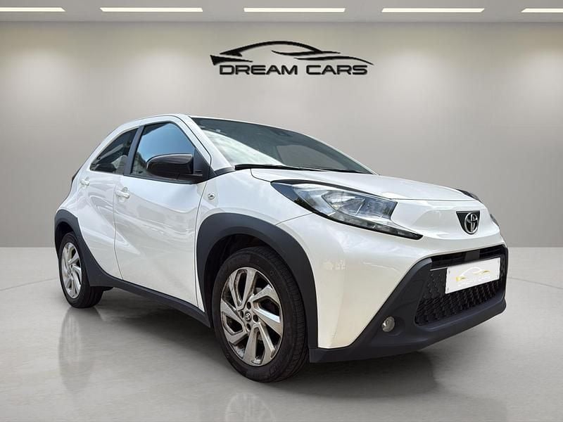 Usado Toyota Aygo X Play 72 CV (52 kW) 2023 Blanco SUV