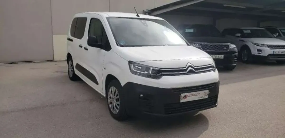 Usado Citroën Berlingo 102 CV (75 kW) 2021 Blanco Monovolumen