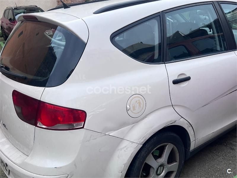 Usado Seat Altea XL Reference 105 CV (77 kW) 2008 Blanco Monovolumen