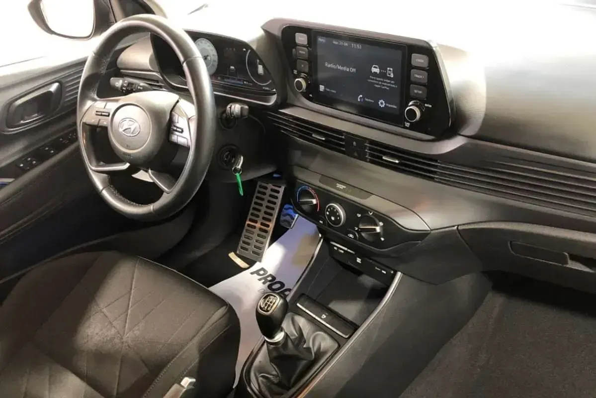 Usado Hyundai Bayon 84 CV (61 kW) 2024 Negro SUV