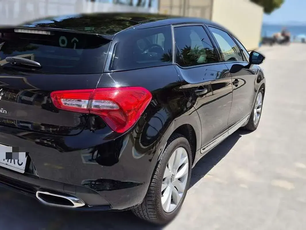 Usado Citroën DS5 181 CV (133 kW) 2015 Negro Utilitario