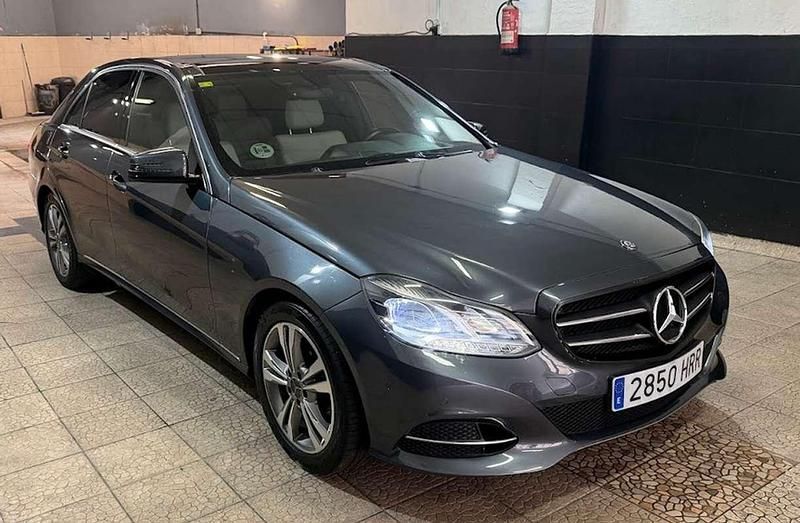 Gris Usado 2013 Mercedes E200 Avantgarde Berlina | 17.800 € - Imagen 1/4