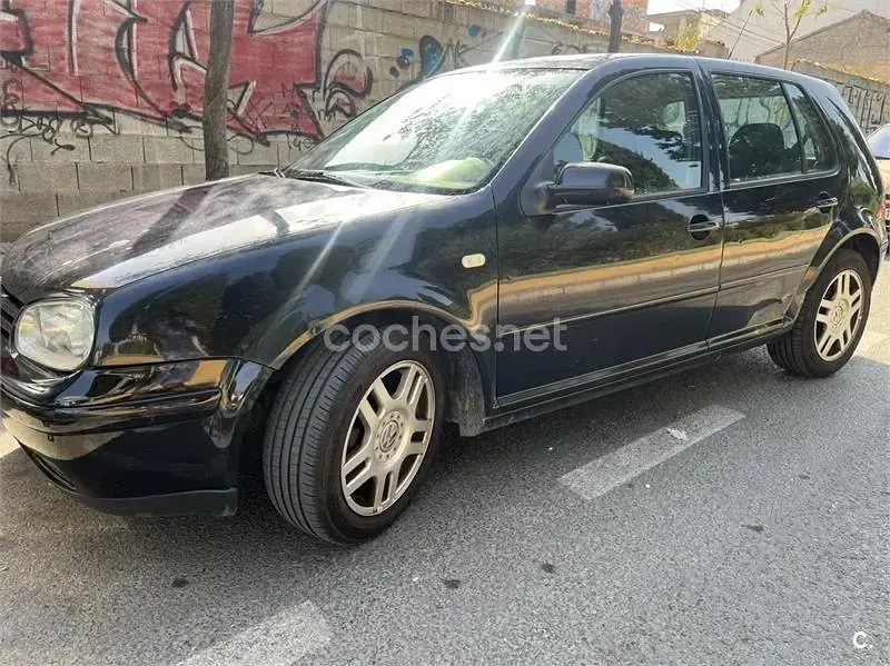 Usado VW Golf IV Highline 100 CV (73 kW) 2000 Negro Berlina