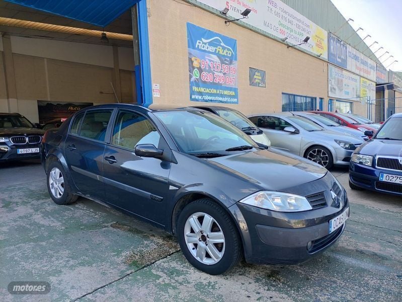 Negro Usado 2005 Renault Mégane II Berlina | 1999 € - Imagen 1/4