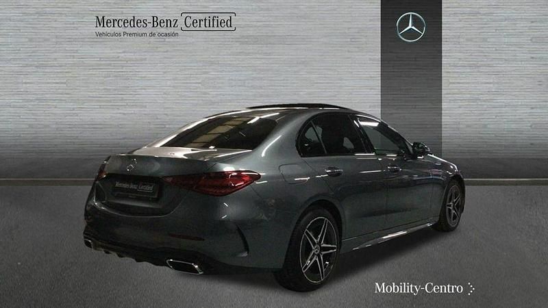 Usado Mercedes C300 312 CV (229 kW) 2024 Gris selenita Berlina