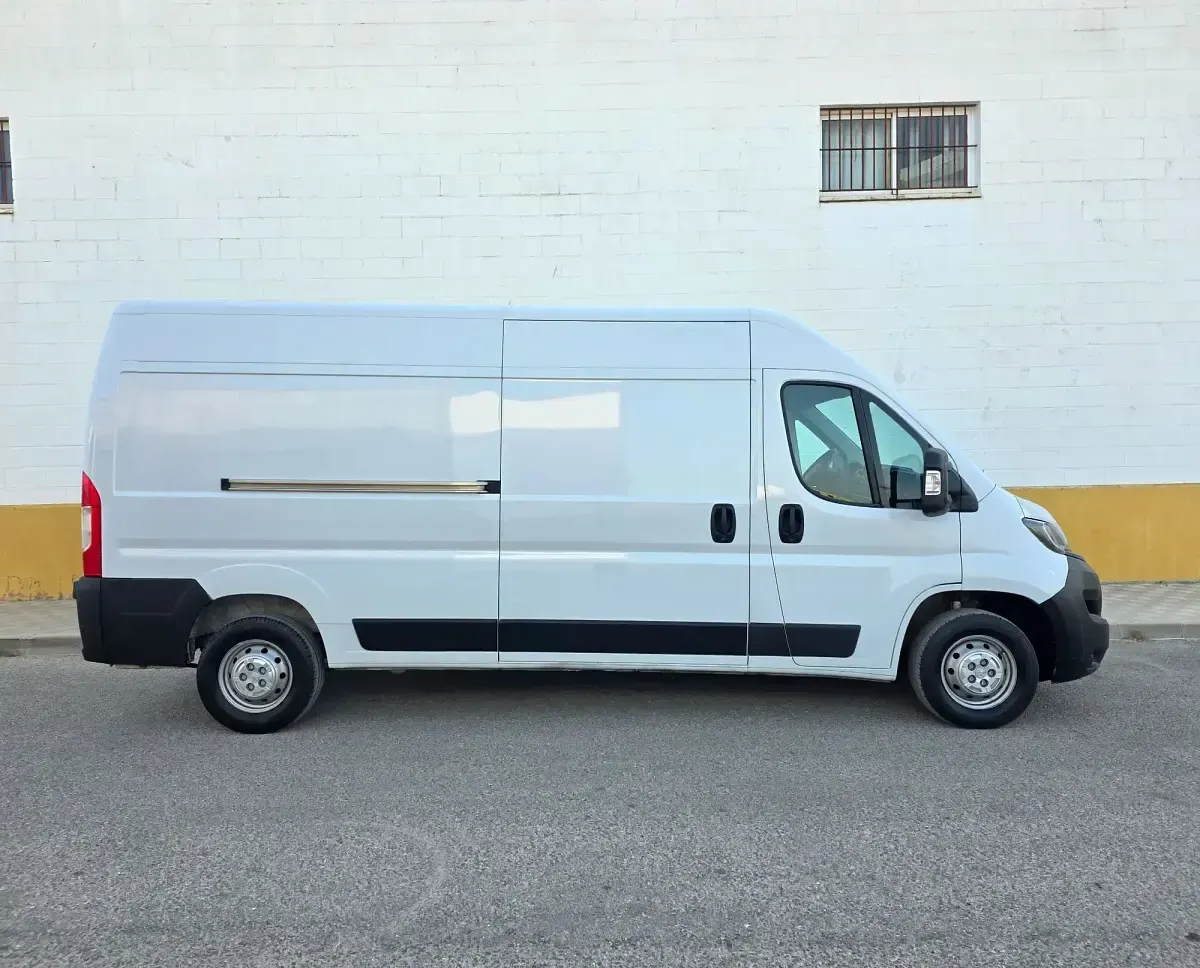 Usado Peugeot Boxer S 140 CV (102 kW) 2024 Blanco Van