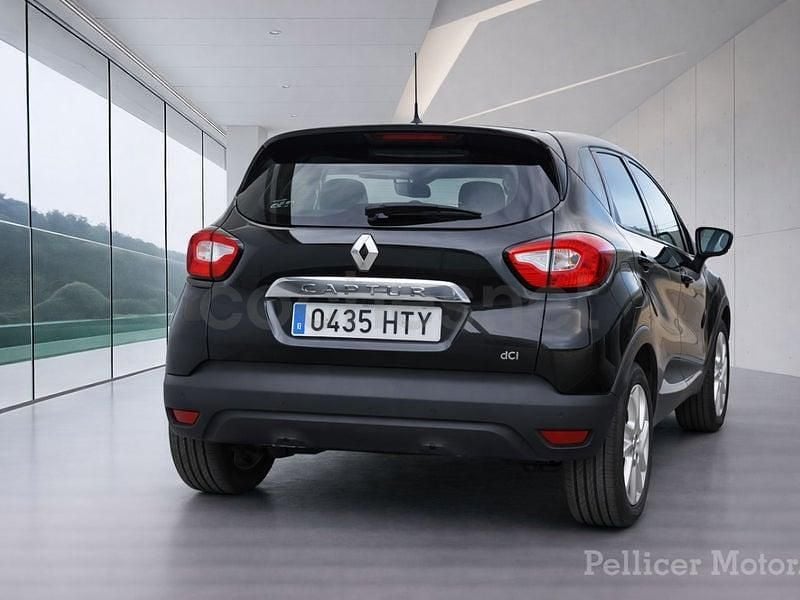Usado Renault Captur Zen 90 CV (66 kW) 2013 Negro SUV