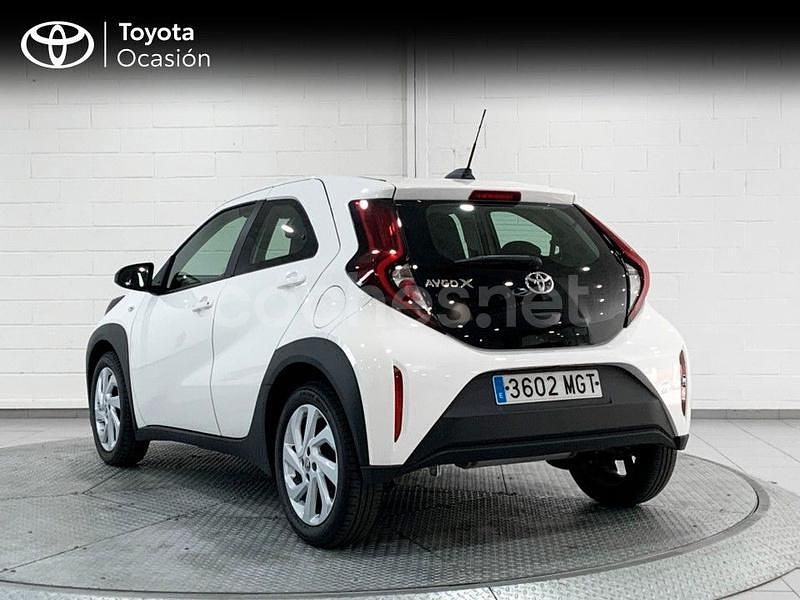 Usado Toyota Aygo X Play 72 CV (52 kW) 2023 Blanco SUV