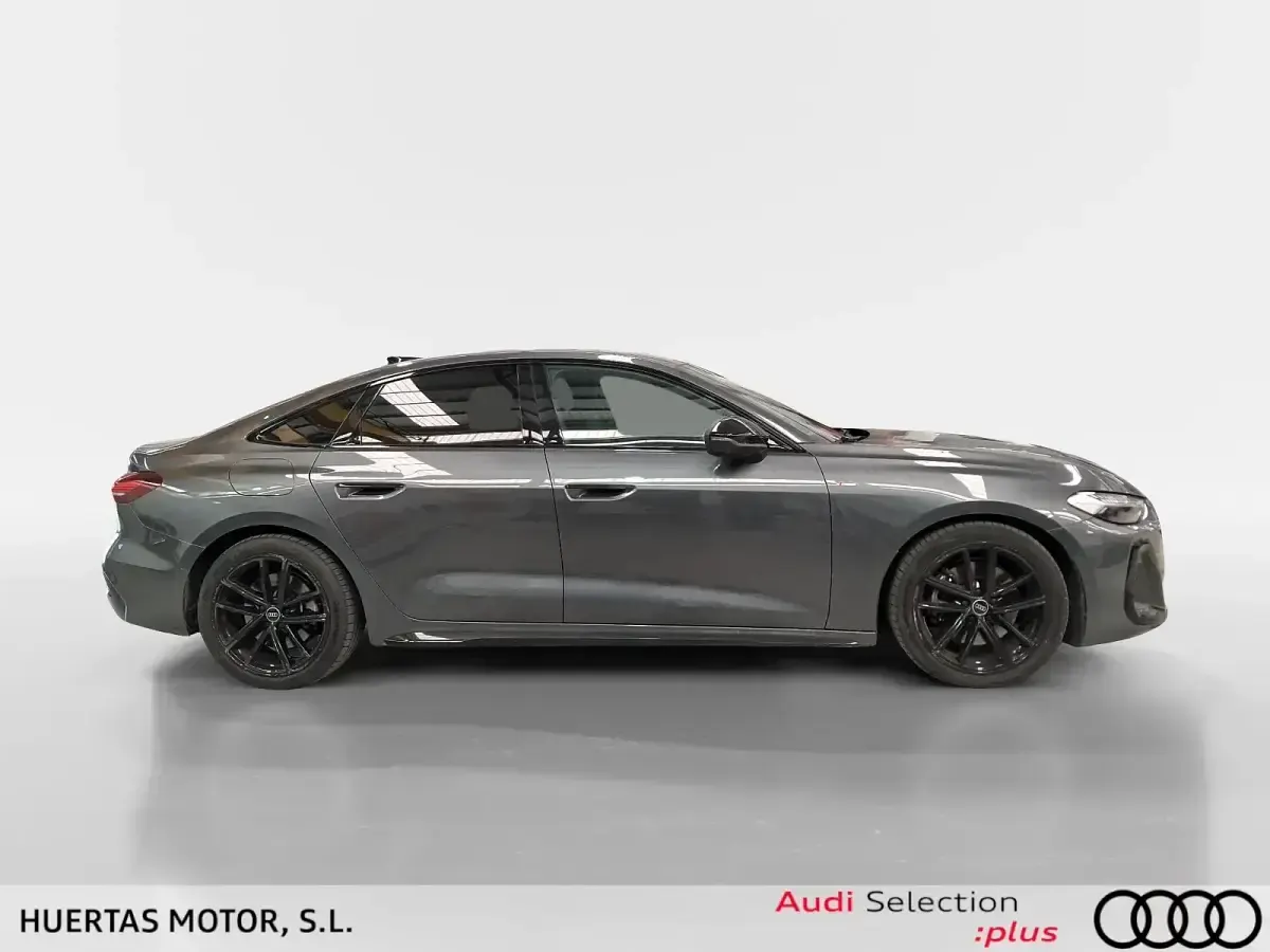 Usado Audi A5 Basis 204 CV (150 kW) 2025 Gris / plata Berlina