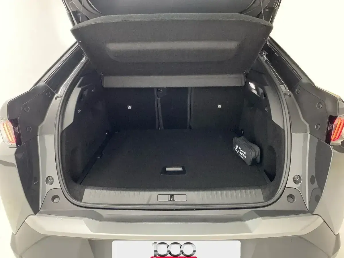 Nuevo Peugeot 3008 Allure 145 CV (106 kW) 2025 Gris SUV