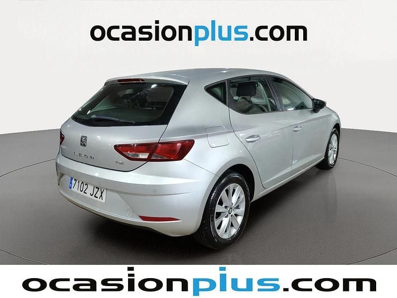 Usado Seat Leon Style 110 CV (80 kW) 2017 Gris Utilitario