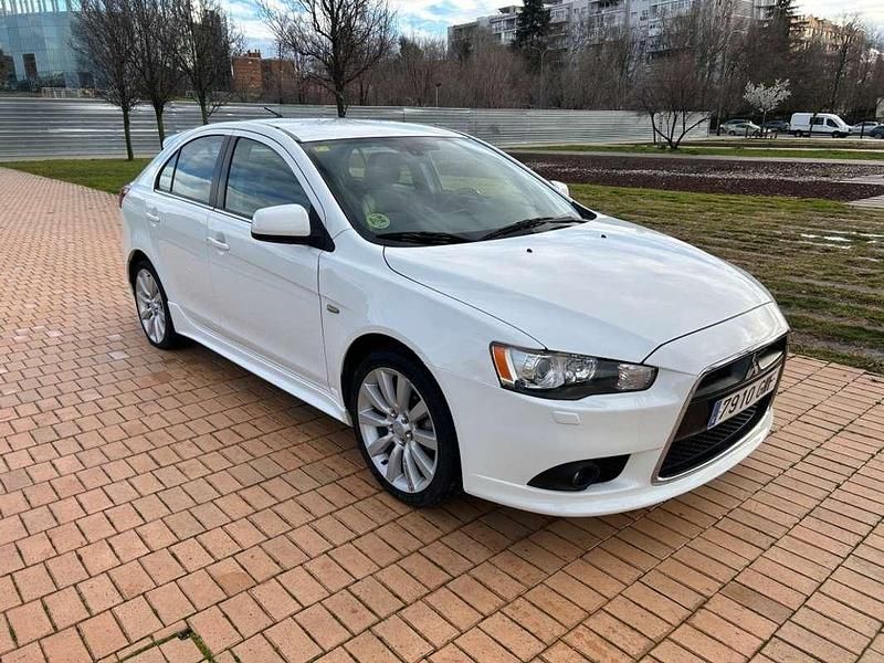 Usado Mitsubishi Lancer Sportback Motion 140 CV (102 kW) 2010 Blanco Berlina