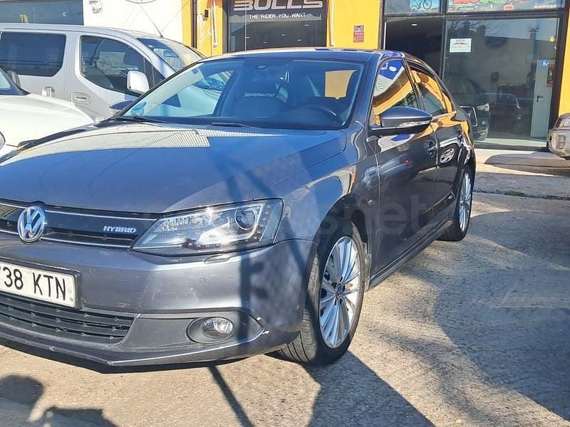 Usado VW Jetta Sport 170 CV (125 kW) 2013 Gris / plata Berlina