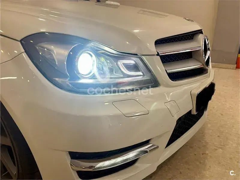 Usado Mercedes C180 Edition 156 CV (114 kW) 2012 Blanco Coupe