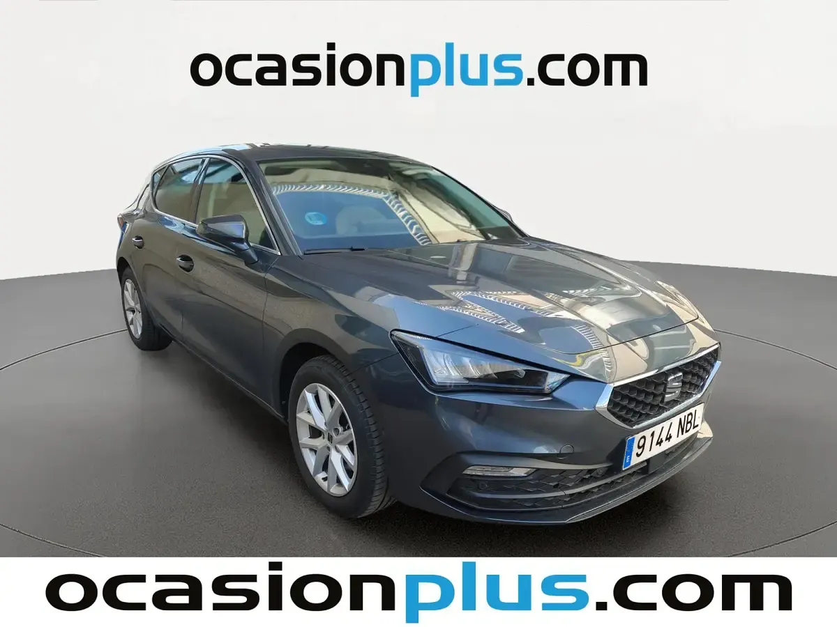 Usado Seat Leon Style 116 CV (85 kW) 2025 Gris Utilitario