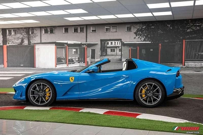 Usado Ferrari 812 799 CV (587 kW) 2021 Azul Descapotable