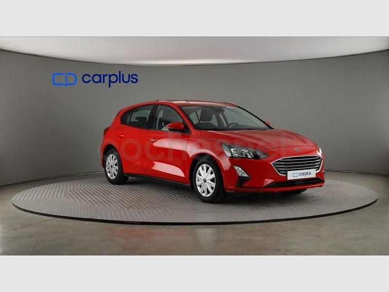 Usado Ford Focus Trend 101 CV (74 kW) 2021 Rojo Utilitario