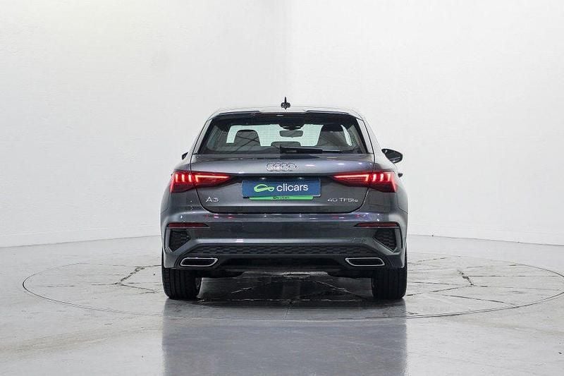 Usado Audi A3 Sportback e-tron Advanced 204 CV (150 kW) 2021 Gris Utilitario