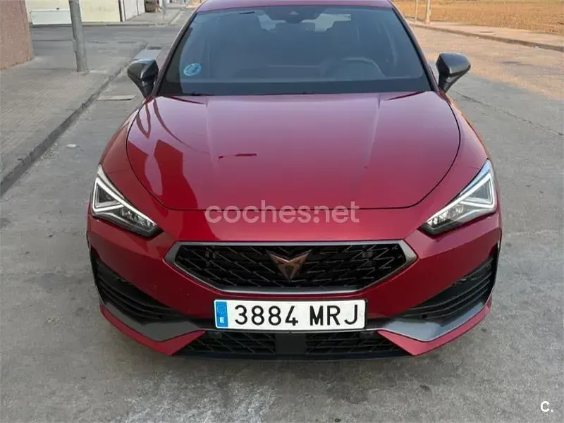 Usado Cupra Leon 150 CV (110 kW) 2024 Rojo Berlina