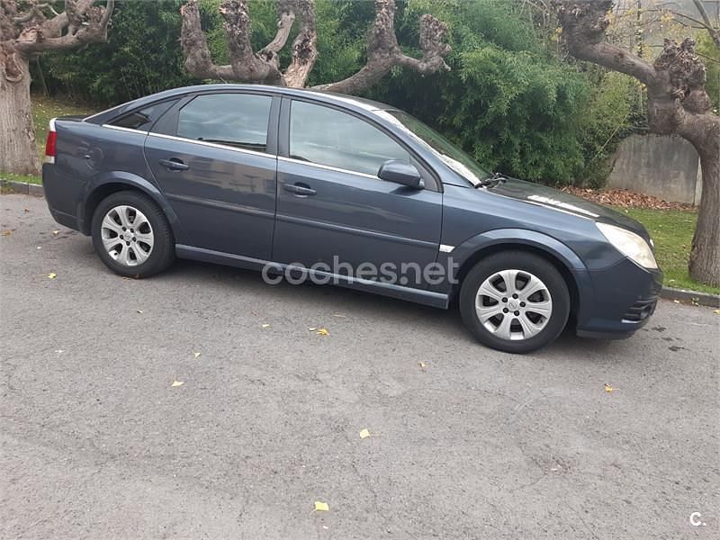 Usado Opel Vectra Elegance 120 CV (88 kW) 2008 Gris / plata Berlina