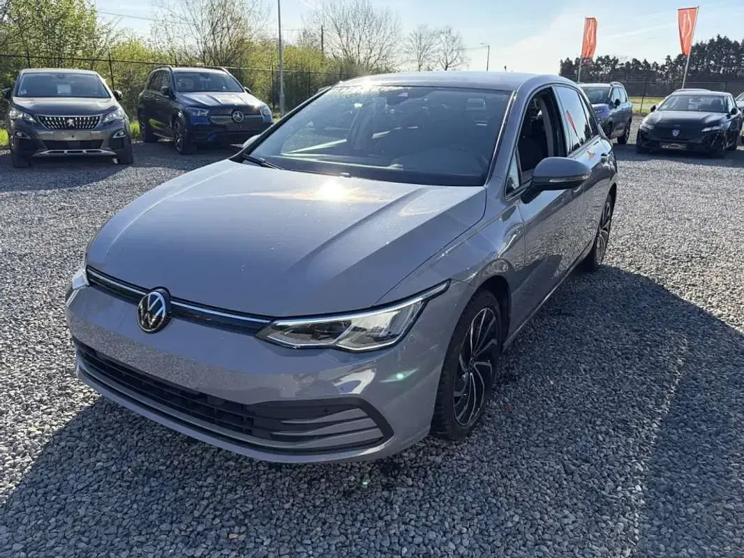 Usado VW Golf VIII Life 110 CV (80 kW) 2023 Gris Utilitario