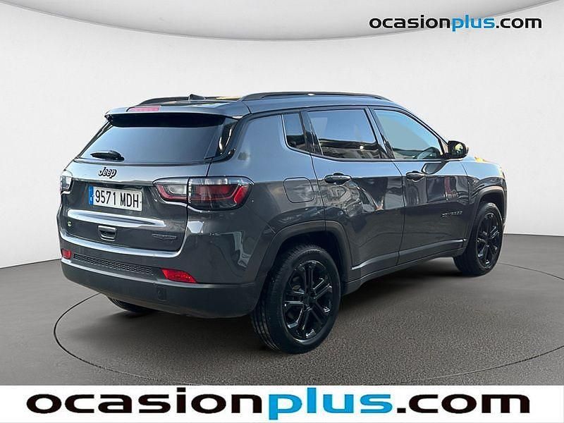 Usado Jeep Compass Night Eagle 130 CV (95 kW) 2023 Gris SUV
