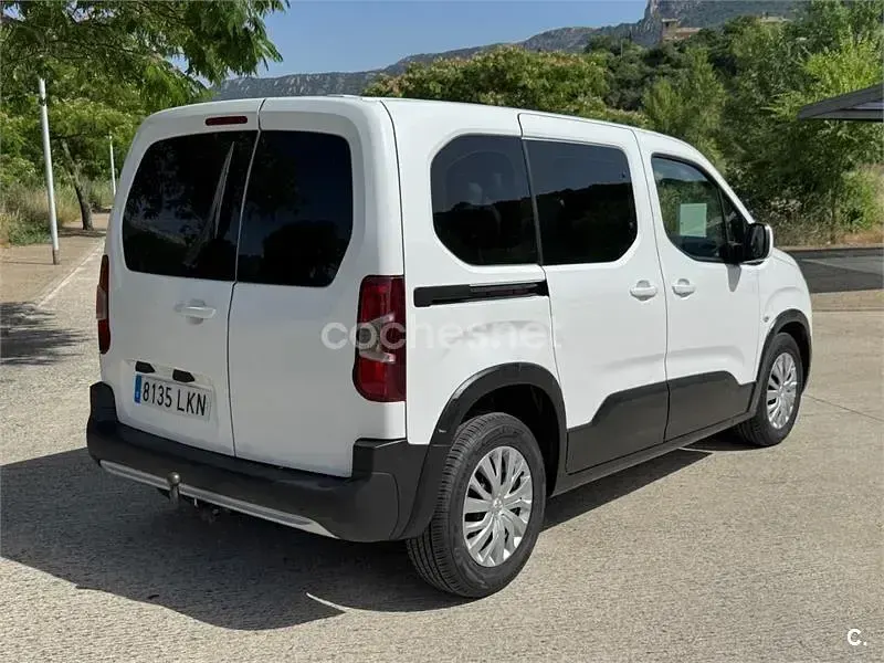 Usado Peugeot Rifter Active 100 CV (73 kW) 2020 Blanco Monovolumen
