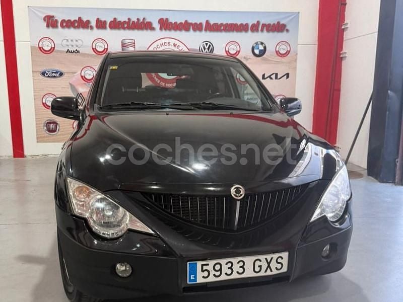 Negro Usado 2010 Ssangyong (KGM) Actyon SUV | 7890 € - Imagen 1/4