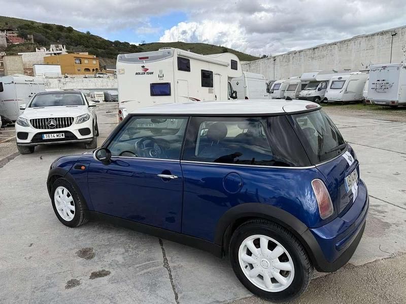 Usado Mini ONE 90 CV (66 kW) 2003 Azul Utilitario