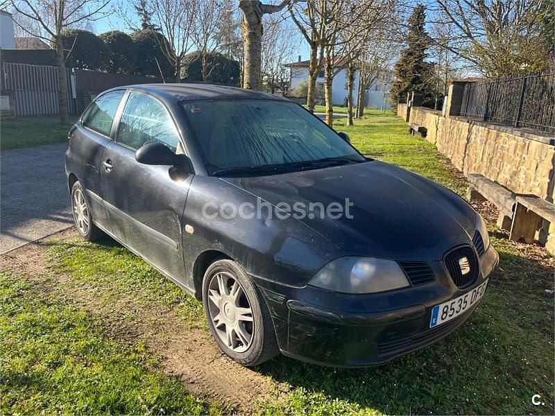 Usado Seat Ibiza Reference 70 CV (51 kW) 2005 Negro Utilitario