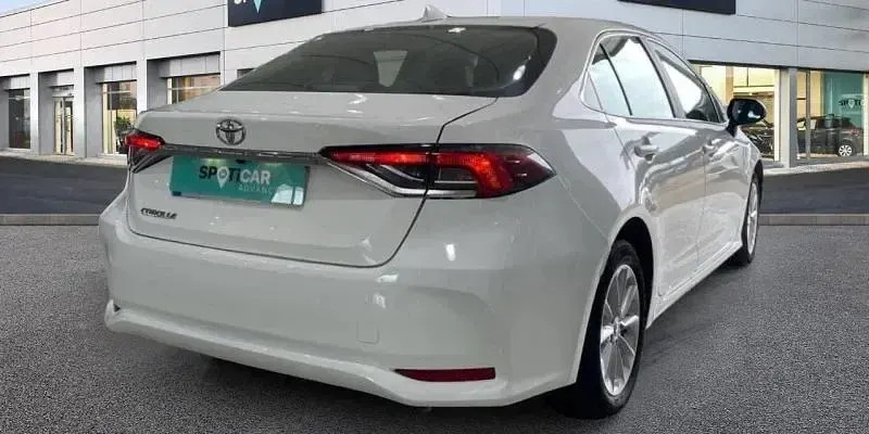 Używany Toyota Corolla Sol 110 KM (80 kW) 2022 Biały
