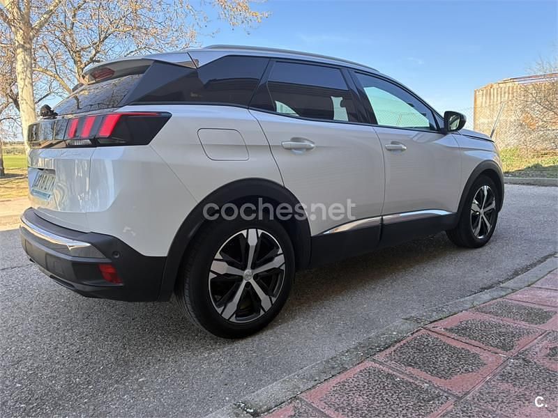 Usado Peugeot 3008 Active 130 CV (95 kW) 2019 Blanco SUV