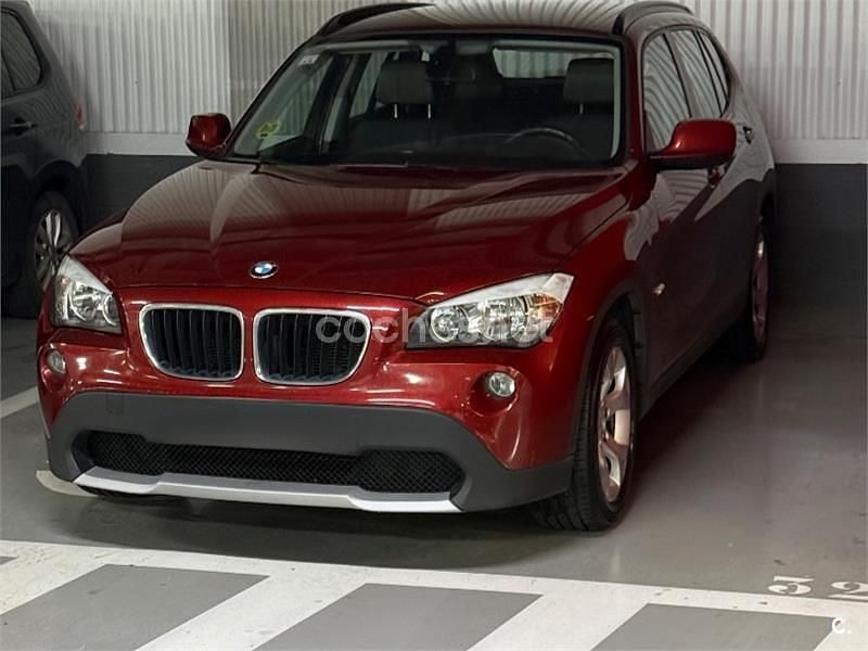 Usado BMW X1 Comfort Edition 143 CV (105 kW) 2011 Rojo SUV
