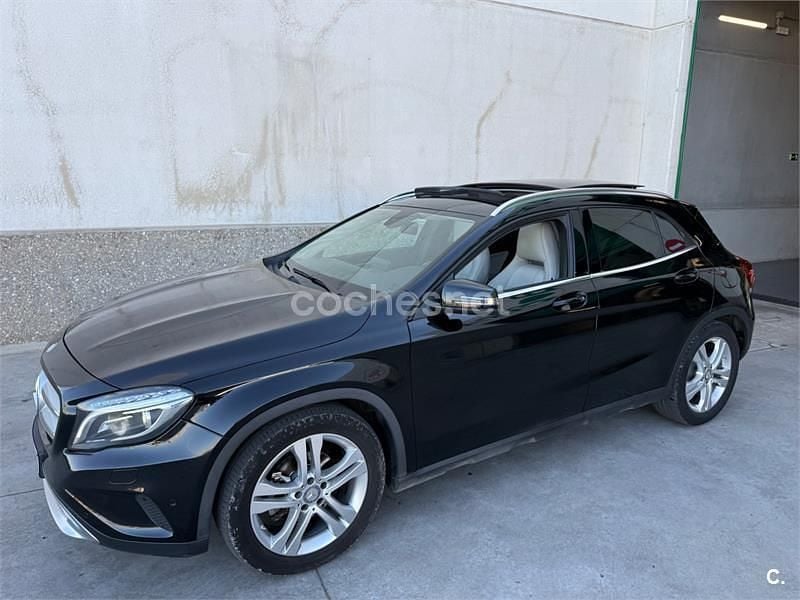 Usado Mercedes GLA200 Urban 136 CV (100 kW) 2016 Negro SUV