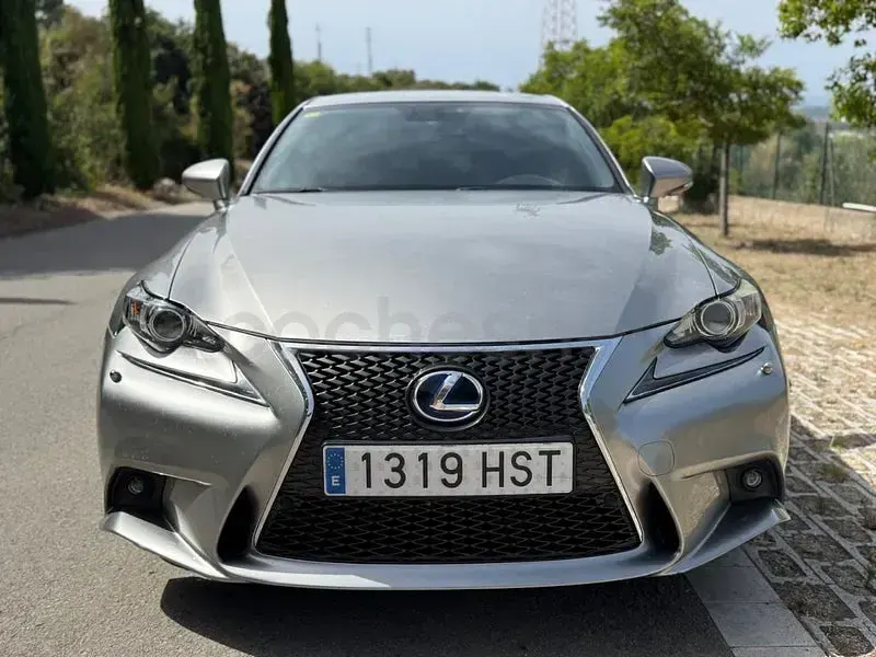 Usado Lexus IS300h Sport Line 223 CV (164 kW) 2013 Gris / plata Berlina
