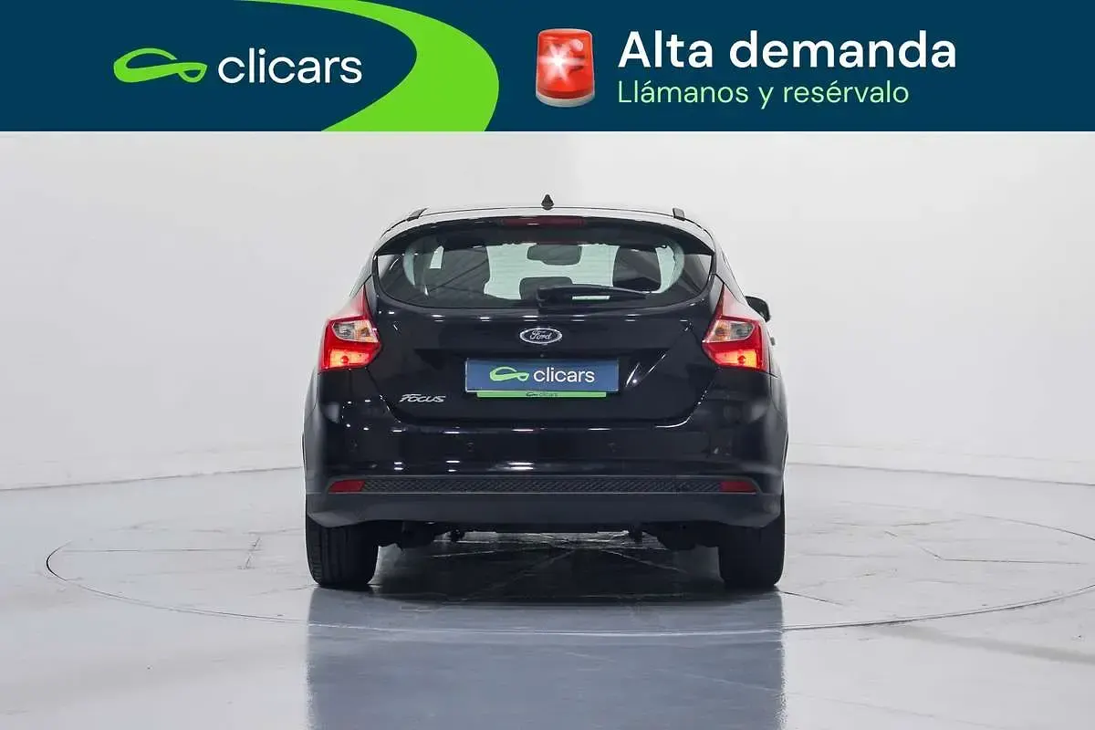 Usado Ford Focus Trend 125 CV (91 kW) 2014 Negro Utilitario
