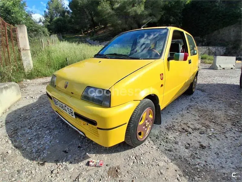 Usado Fiat Cinquecento 54 CV (39 kW) 1996 Amarillo Utilitario