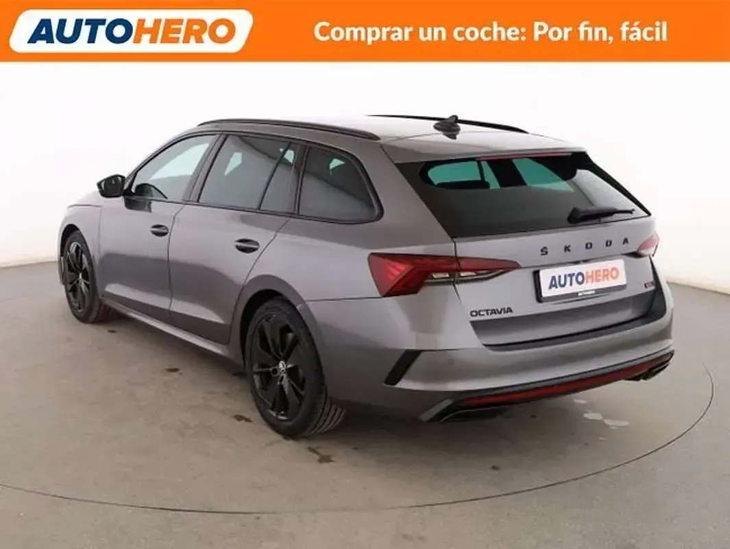 Usado Skoda Octavia RS 245 CV (180 kW) 2023 Gris Utilitario