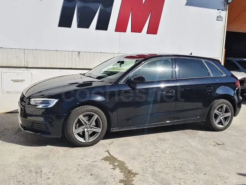 Usado Audi A3 110 CV (80 kW) 2020 Negro Berlina