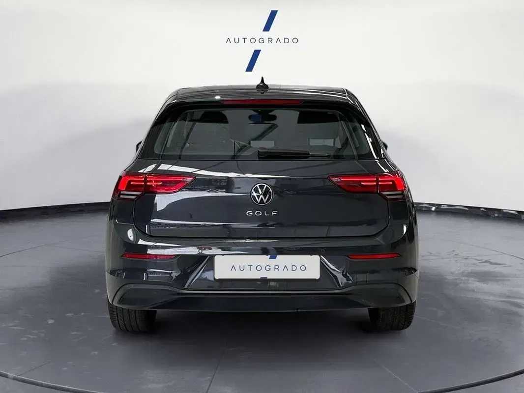 Usado VW Golf VIII 116 CV (85 kW) 2022 Gris Utilitario