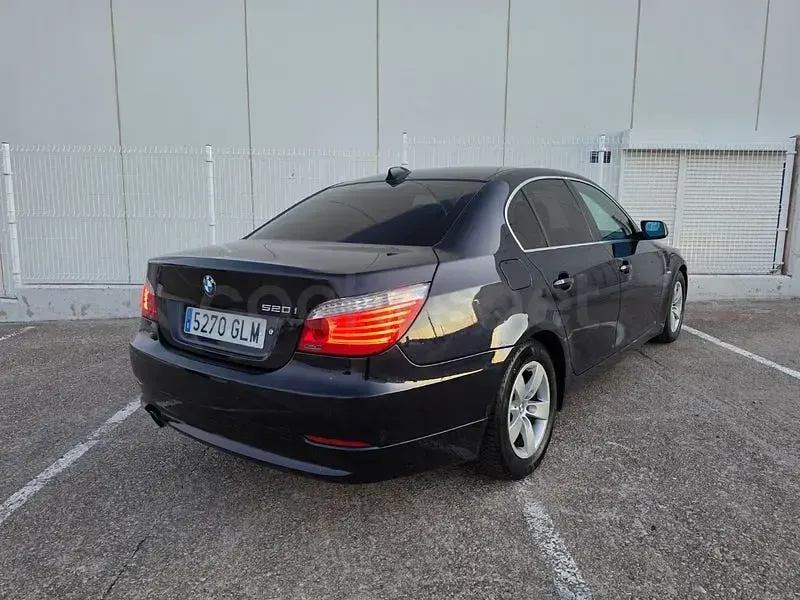 Usado BMW 520 170 CV (125 kW) 2009 Azul Berlina