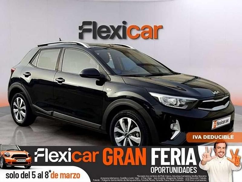 Usado Kia Stonic 101 CV (74 kW) 2022 Negro SUV