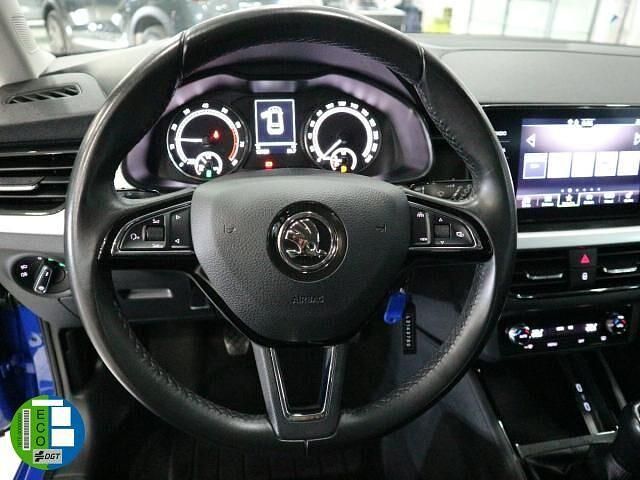 Usado Skoda Kamiq Active 90 CV (66 kW) 2020 Azul SUV